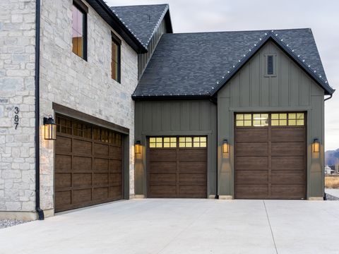 Tiny photo for 387 S 7900 E, Huntsville, UT 84317 (MLS # 2128354)