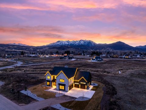 Tiny photo for 387 S 7900 E, Huntsville, UT 84317 (MLS # 2128354)