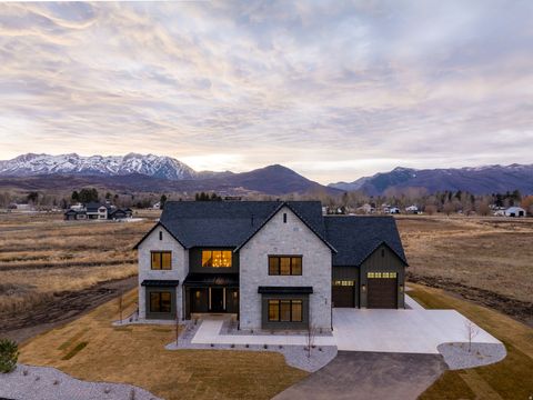 Tiny photo for 387 S 7900 E, Huntsville, UT 84317 (MLS # 2128354)