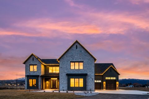 Tiny photo for 387 S 7900 E, Huntsville, UT 84317 (MLS # 2128354)