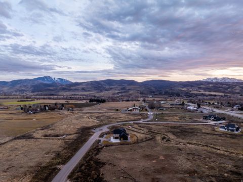 Tiny photo for 387 S 7900 E, Huntsville, UT 84317 (MLS # 2128354)