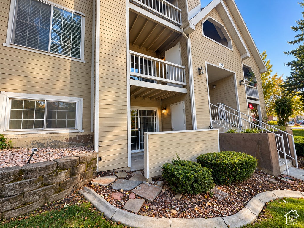 Photo of 1190 E WATERSIDE CV S #10, Cottonwood Heights, UT 84047 (MLS # 2192276)