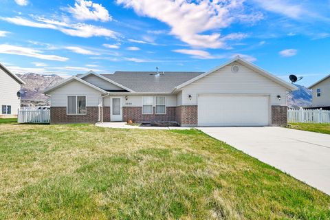 Photo of 2530 N 350 W, Harrisville, UT 84414 (MLS # 2144171)