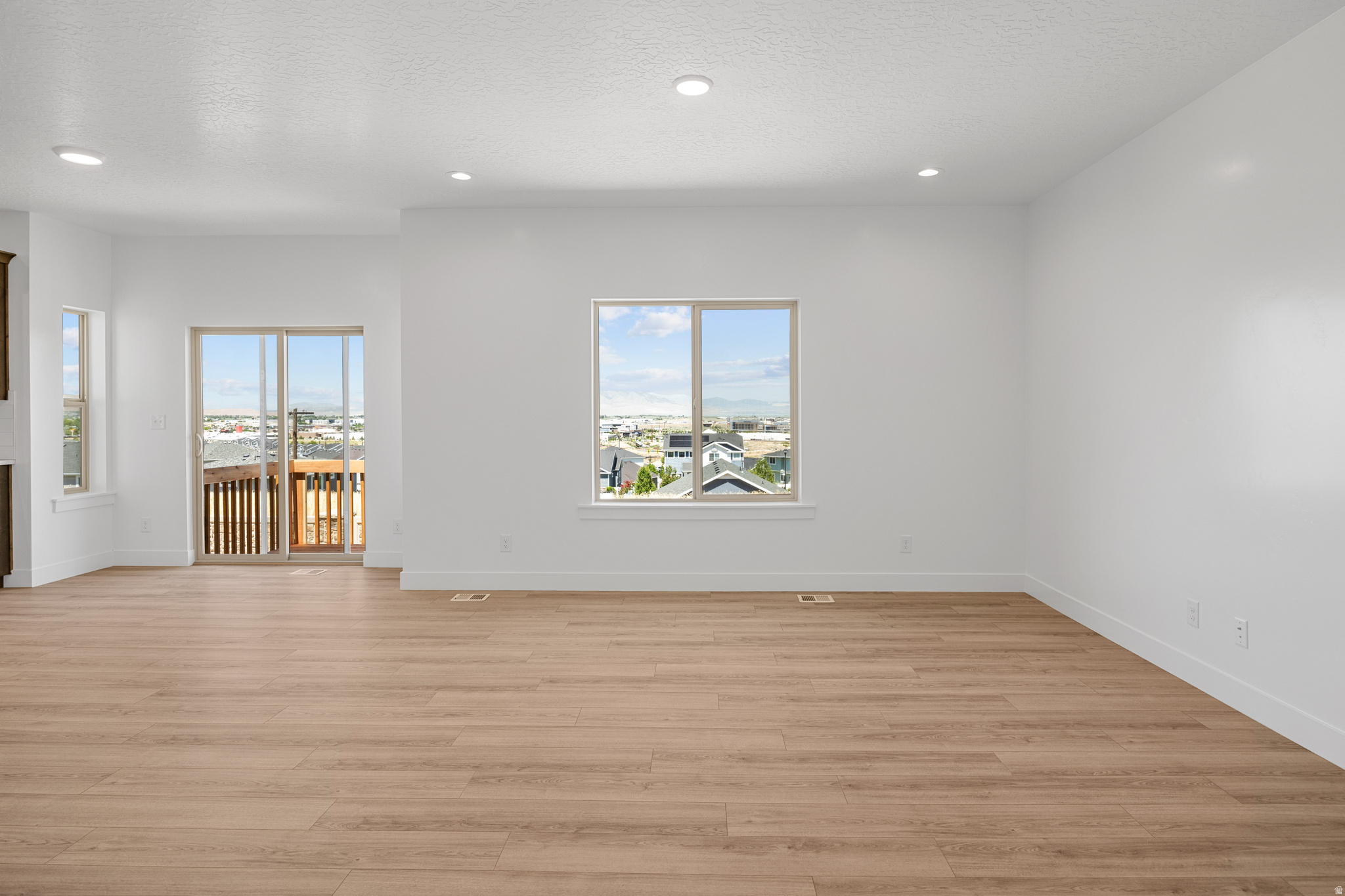 SUMMIT RIDGE THE HILLS - Residential