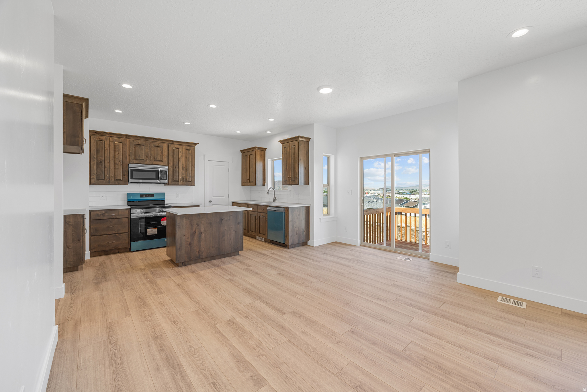 SUMMIT RIDGE THE HILLS - Residential