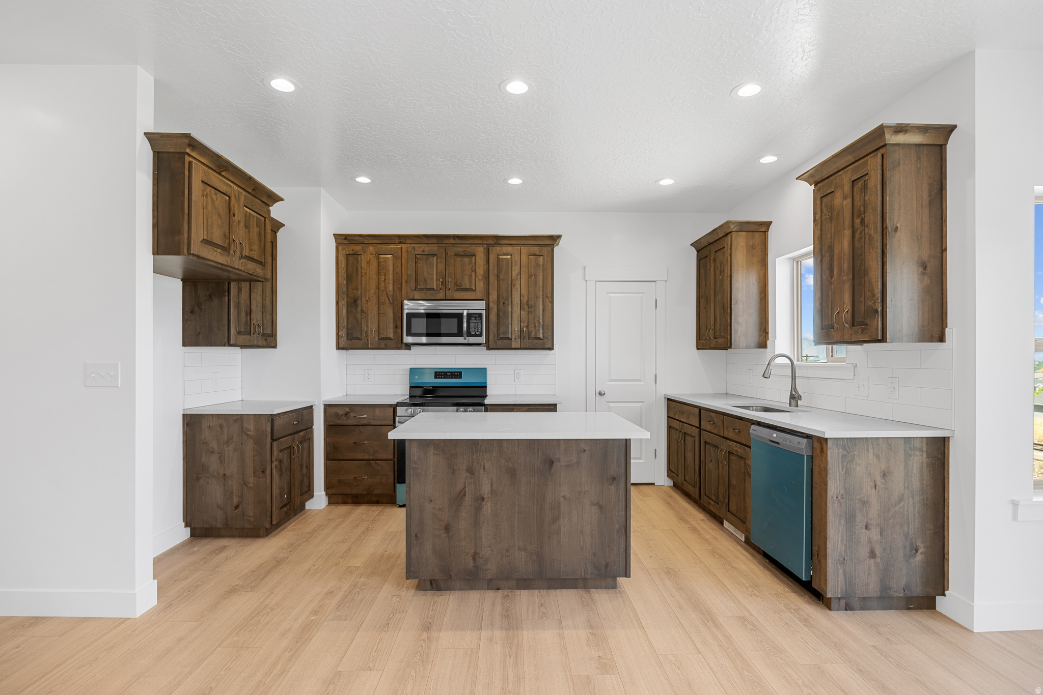 SUMMIT RIDGE THE HILLS - Residential