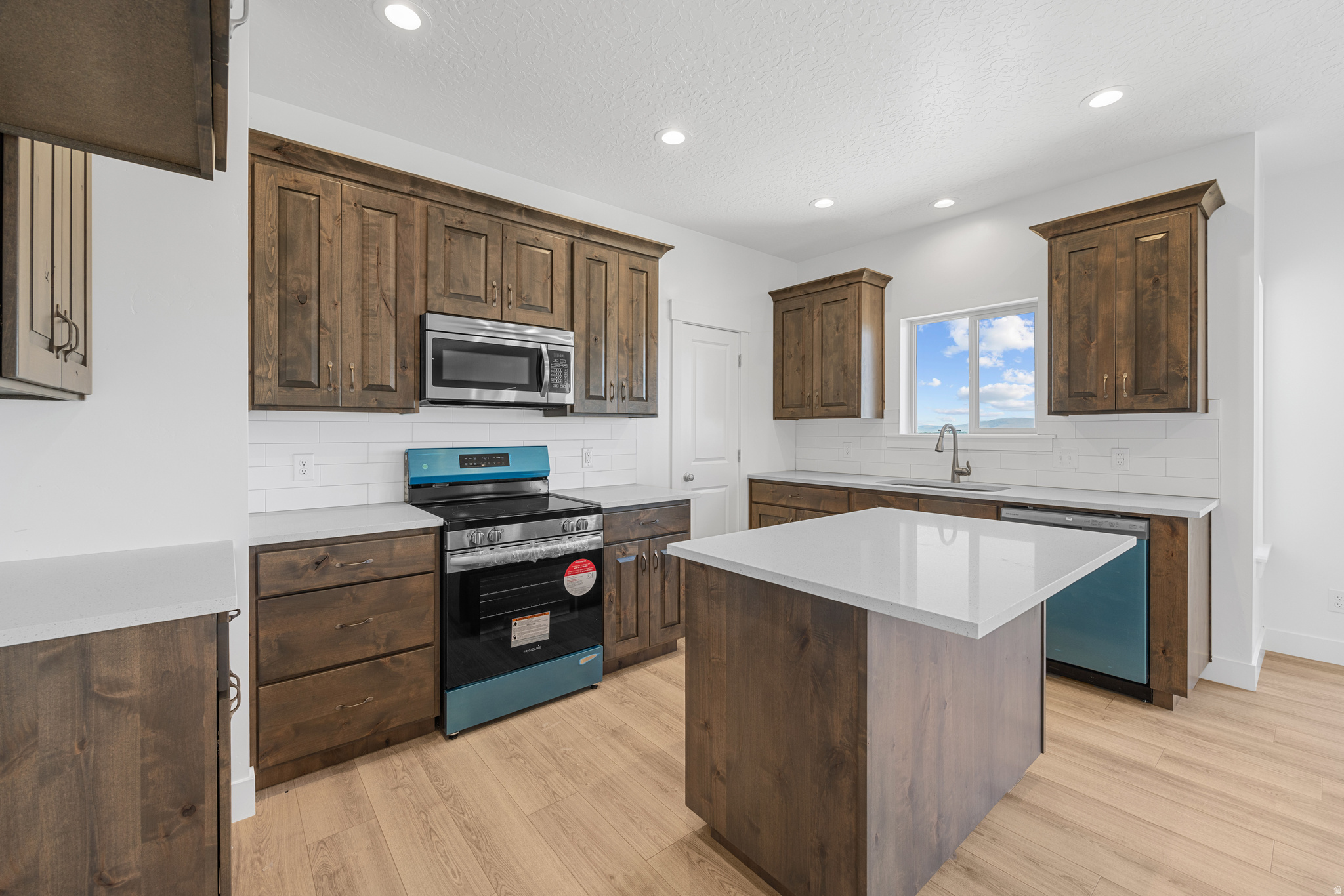 SUMMIT RIDGE THE HILLS - Residential