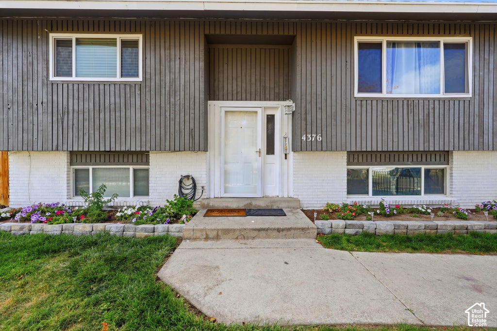 Photo of 4376 S EARLY DUKE ST W, West Valley City, UT 84120 (MLS # 2189686)