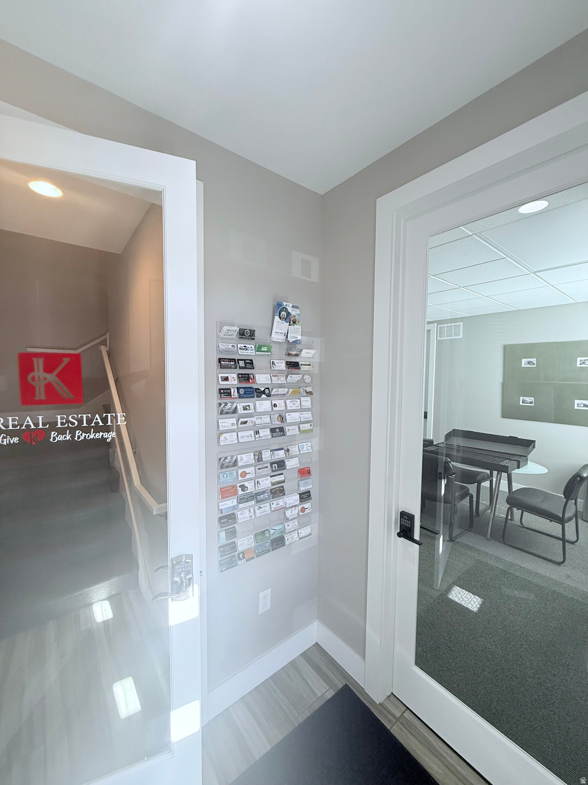 VINE STREET - Commercial Sale