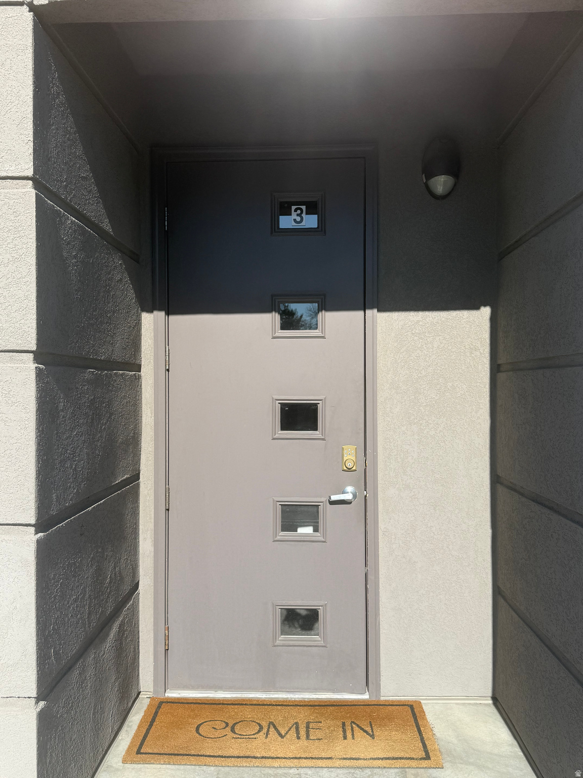 VINE STREET - Commercial Sale