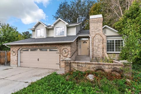 Photo of 11844 S LAMPTON DR, Riverton, UT 84065 (MLS # 2120540) Photo of 11844 S LAMPTON DR, Riverton, UT 84065 (MLS # 2120540)