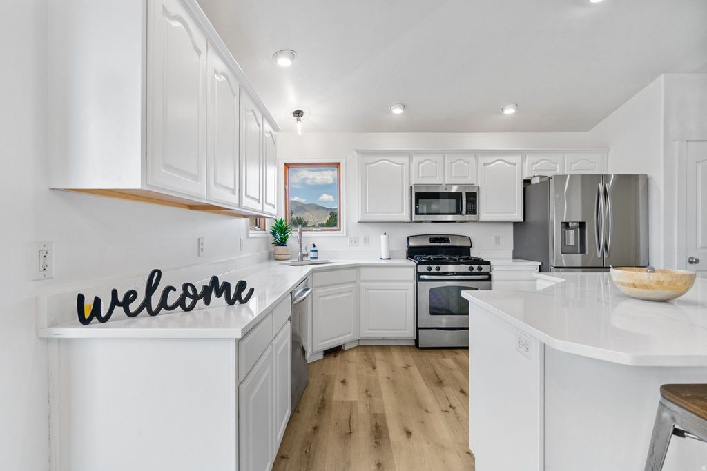 Photo of 4212 N MAJORS ST E, Eagle Mountain, UT 84005 (MLS # 2149305)