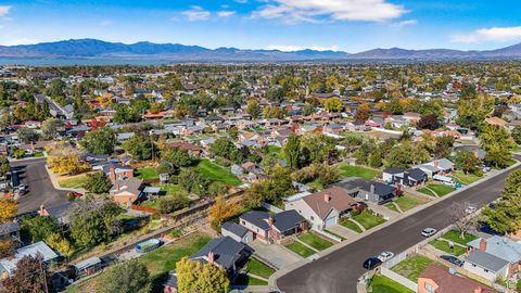 Tiny photo for 917 N GARDEN DR, Orem, UT 84057 (MLS # 2118635)