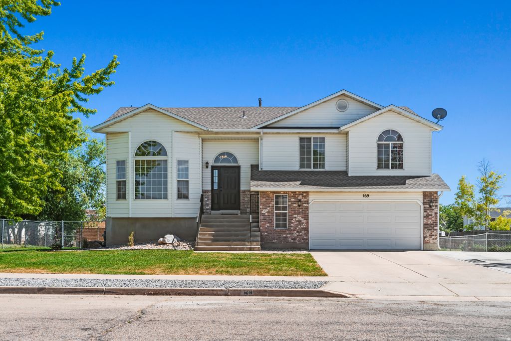 Photo of 169 W 1900 S, Clearfield, UT 84015 (MLS # 2164399)