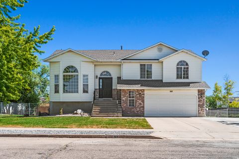 Homes For Sale - 169 W 1900<br/> Davis County, Clearfield, UT 84015