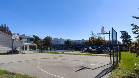 Tiny photo for 555 N STARCREST DR #B28, Salt Lake City, UT 84116 (MLS # 2120462)