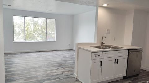 Tiny photo for 555 N STARCREST DR #B28, Salt Lake City, UT 84116 (MLS # 2120462)