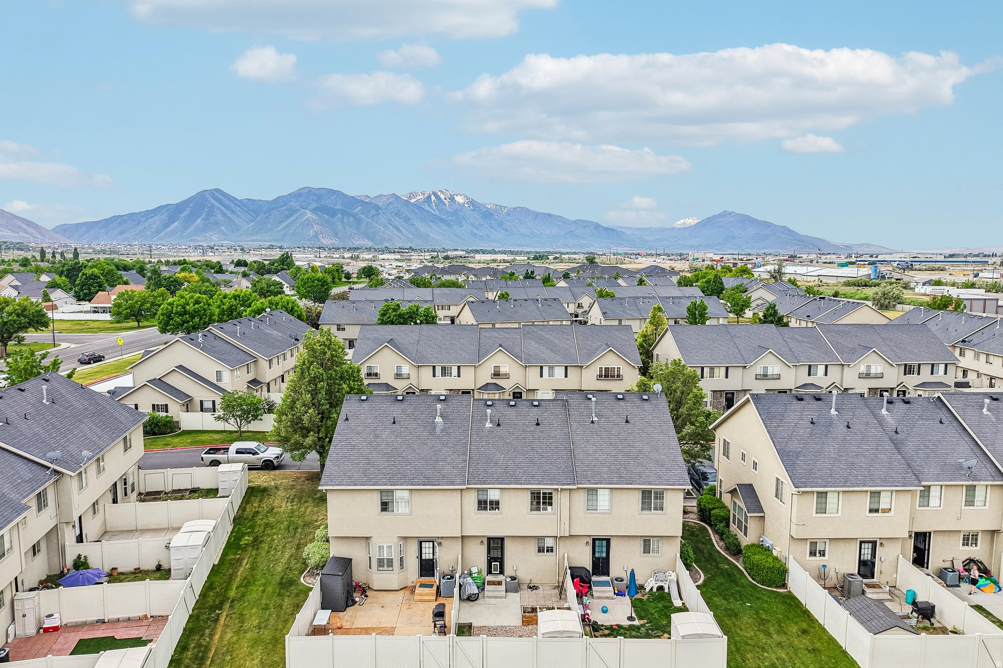 CAMELOT - Residential
