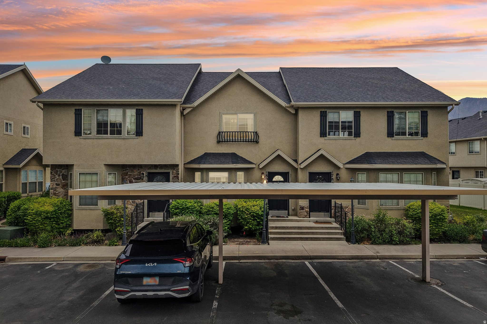 CAMELOT - Residential