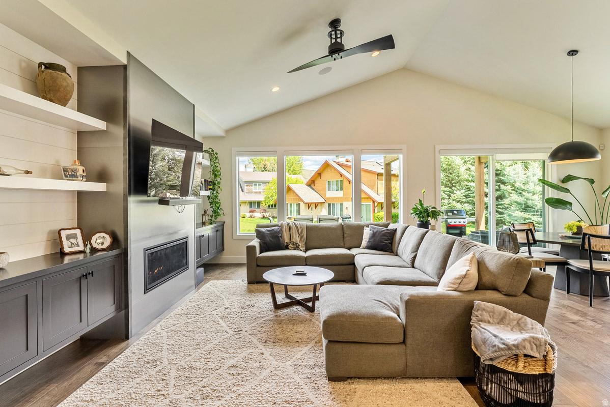 SCOTCH FIELDS - Residential