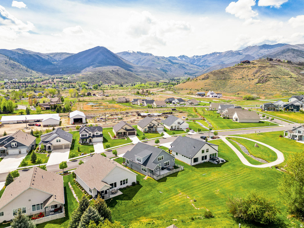 SCOTCH FIELDS - Residential