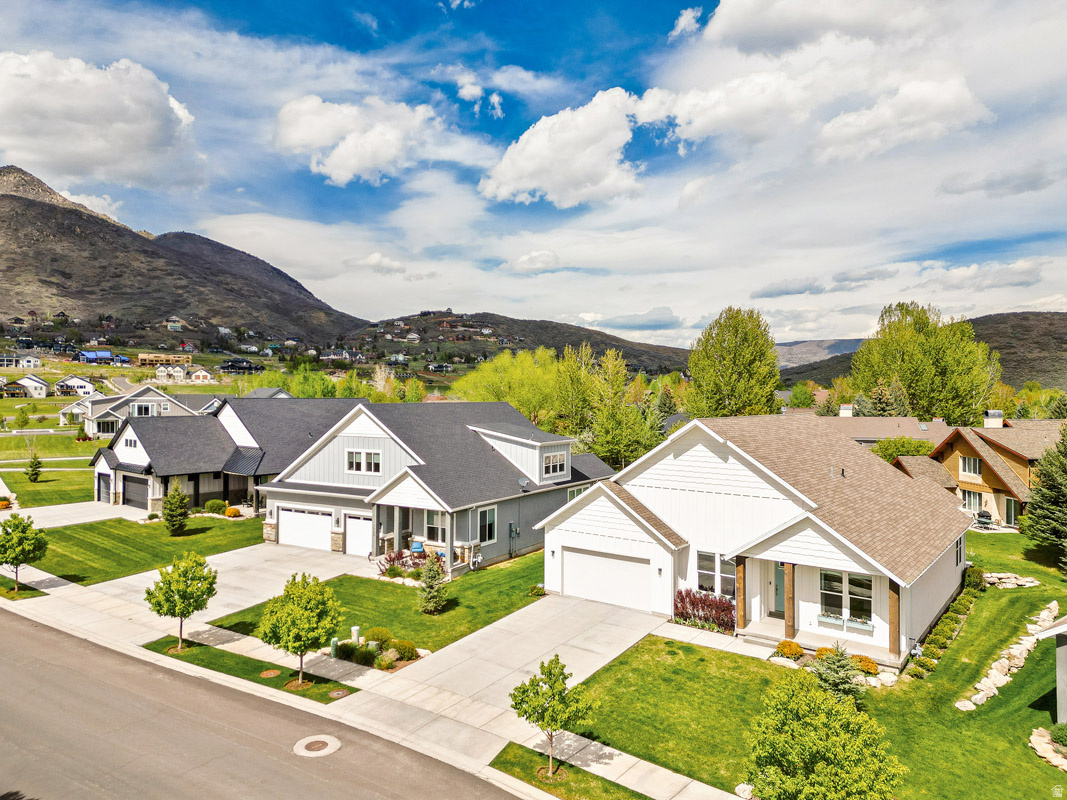 SCOTCH FIELDS - Residential