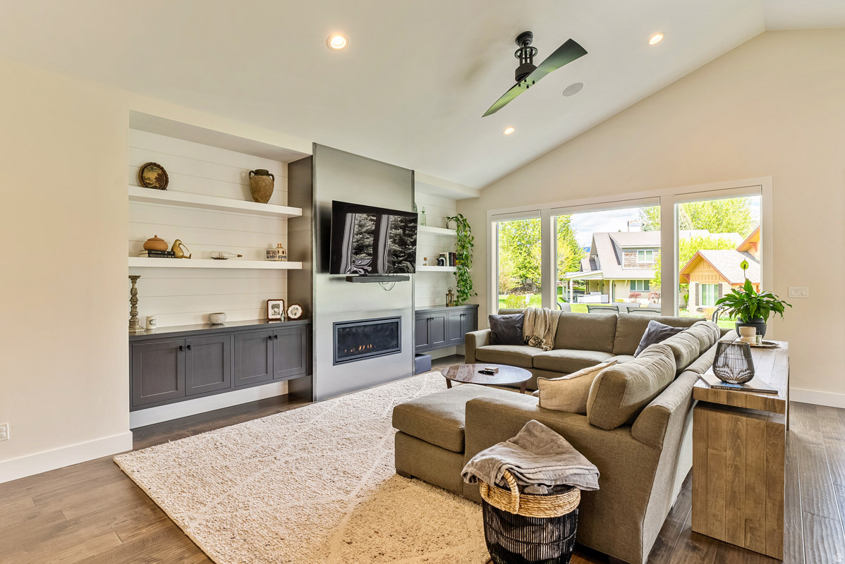 SCOTCH FIELDS - Residential