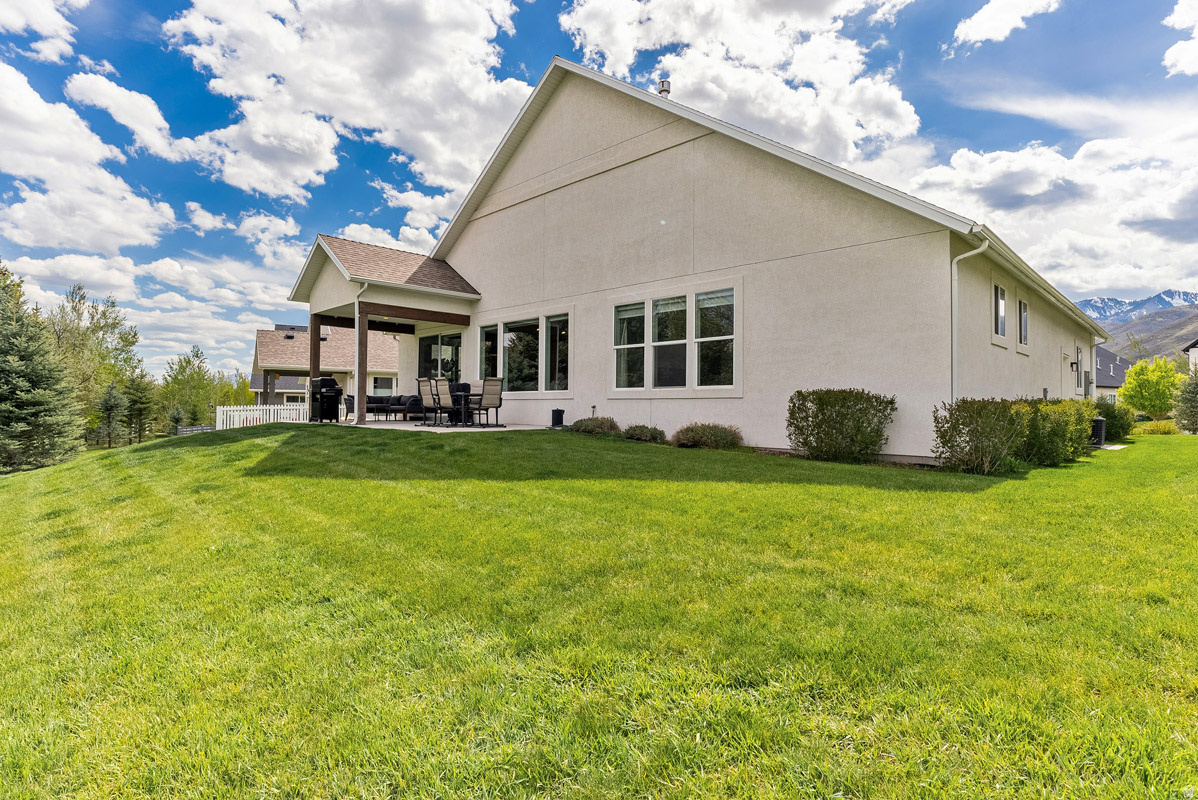 SCOTCH FIELDS - Residential