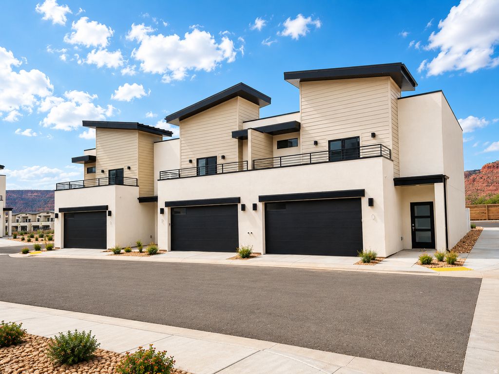 Photo of 350 E 650 S, Kanab, UT 84741 (MLS # 2167495)