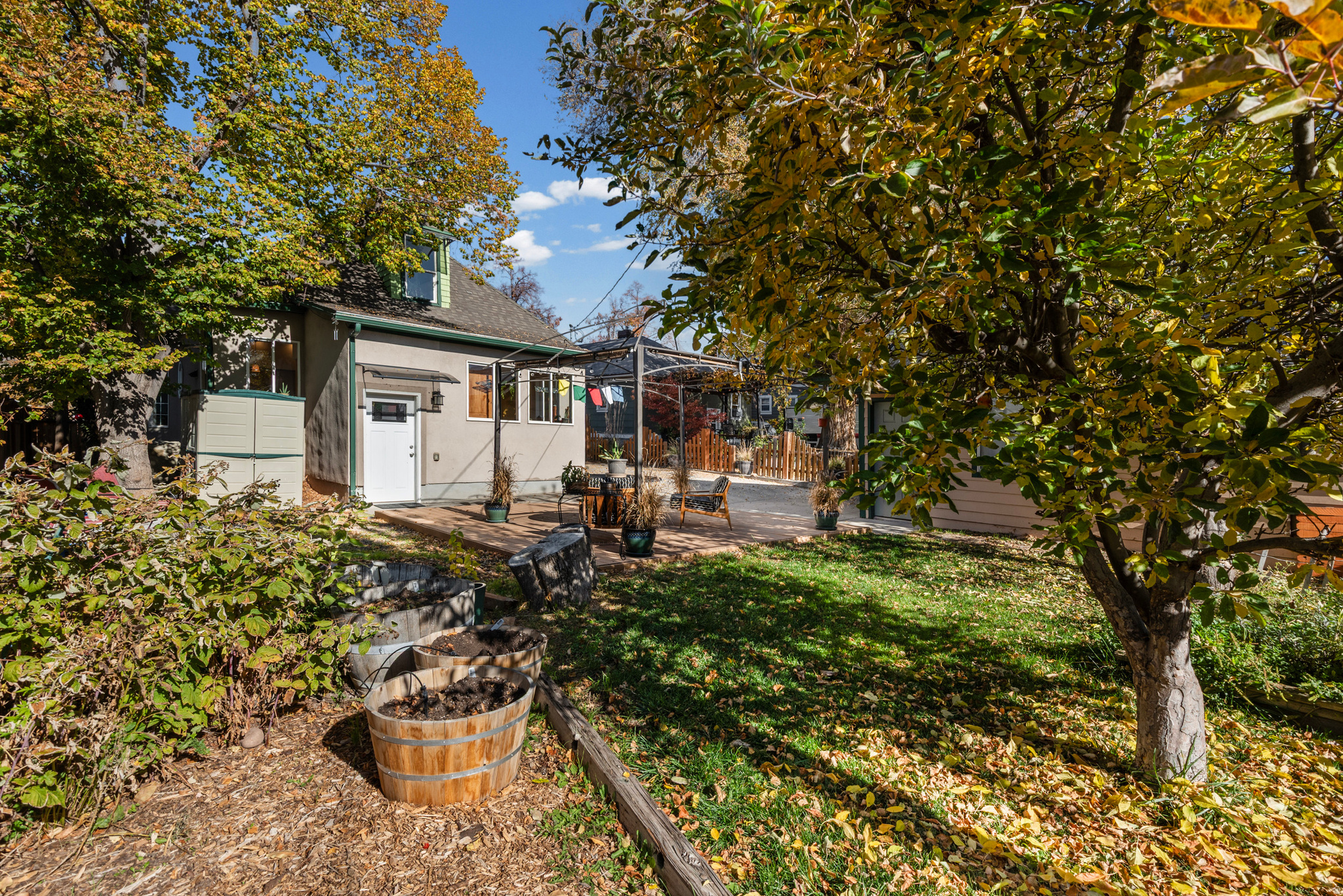 SOUTHLAWN - Residential