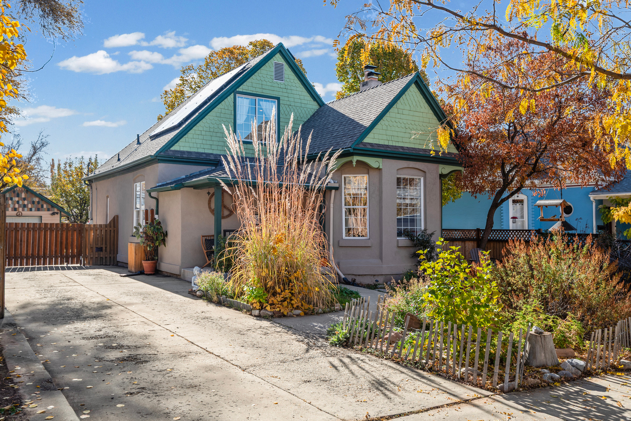 SOUTHLAWN - Residential