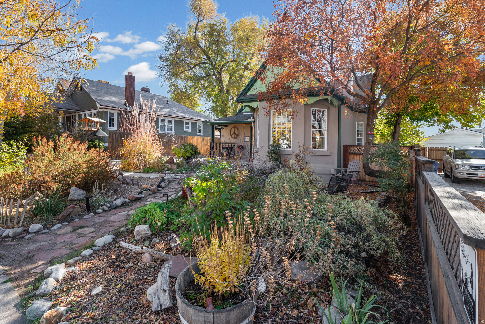 SOUTHLAWN - Residential