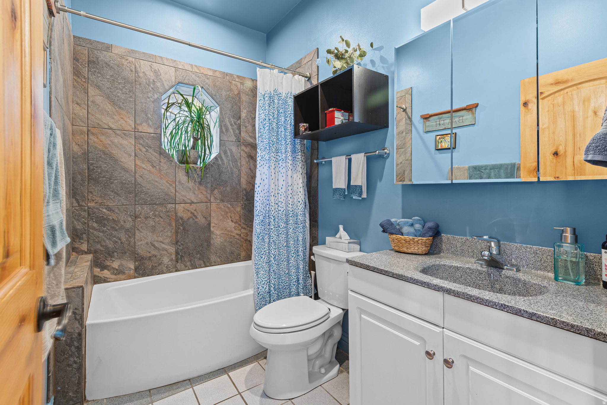 SOUTHLAWN - Residential