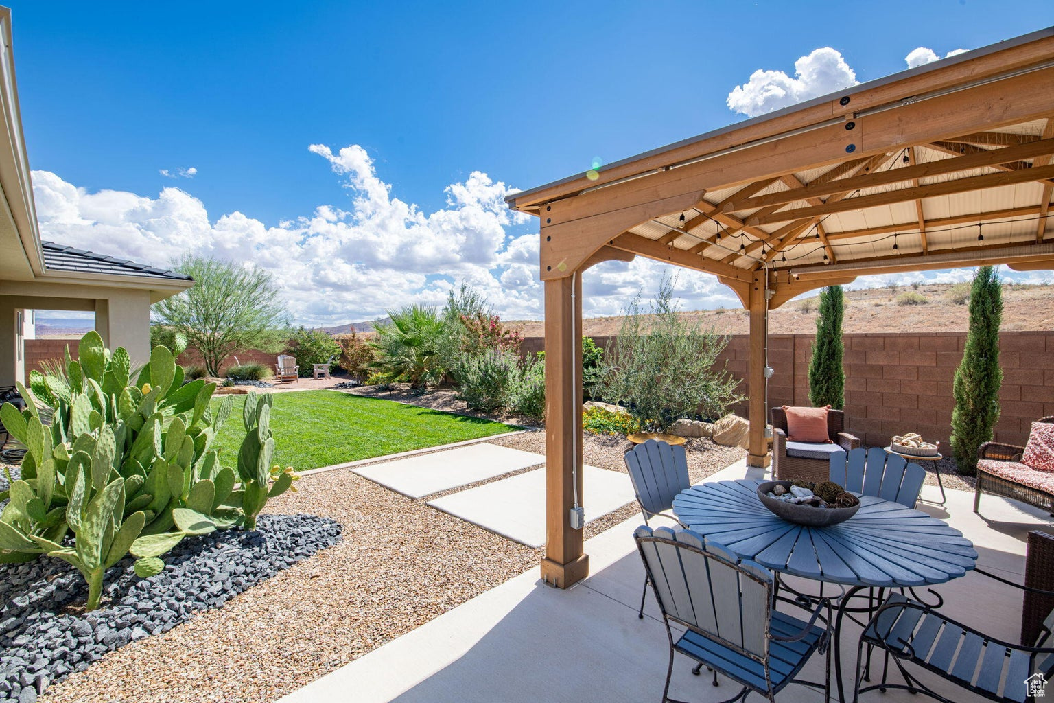SAND RIDGE - Residential
