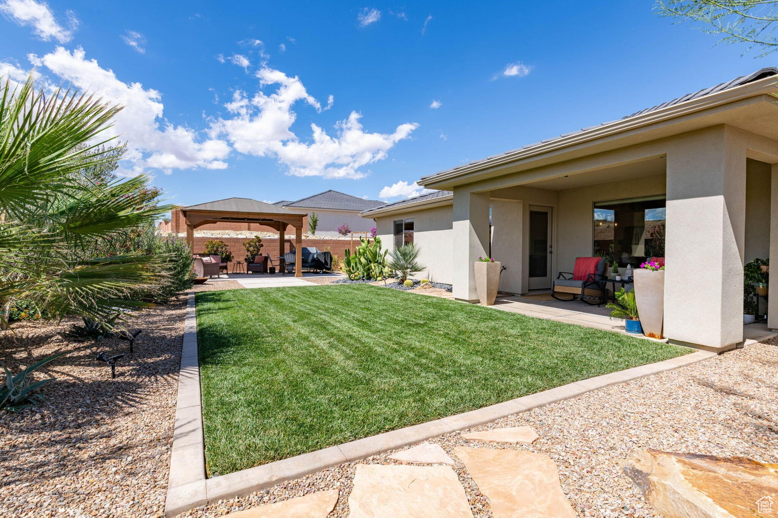 SAND RIDGE - Residential