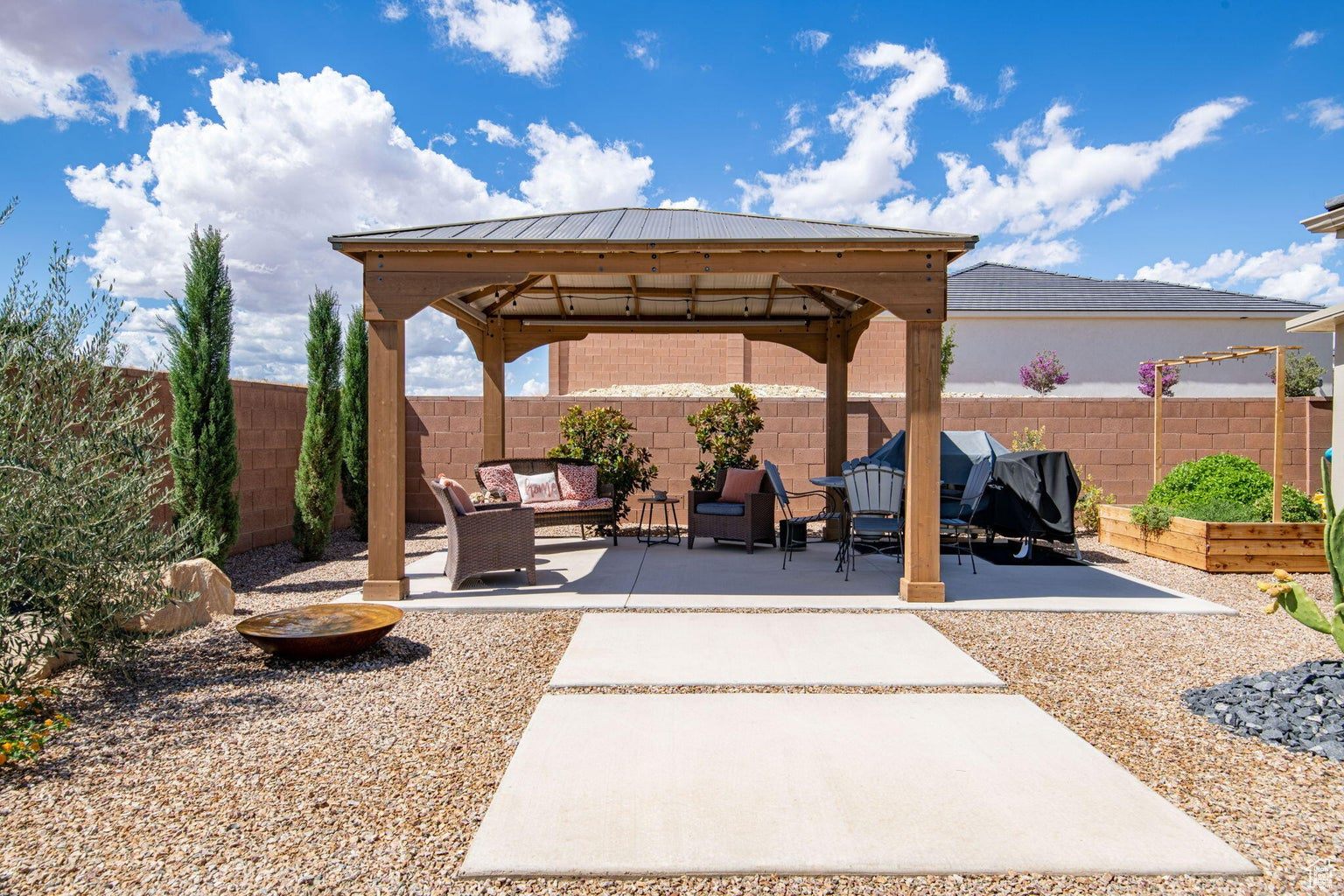 SAND RIDGE - Residential