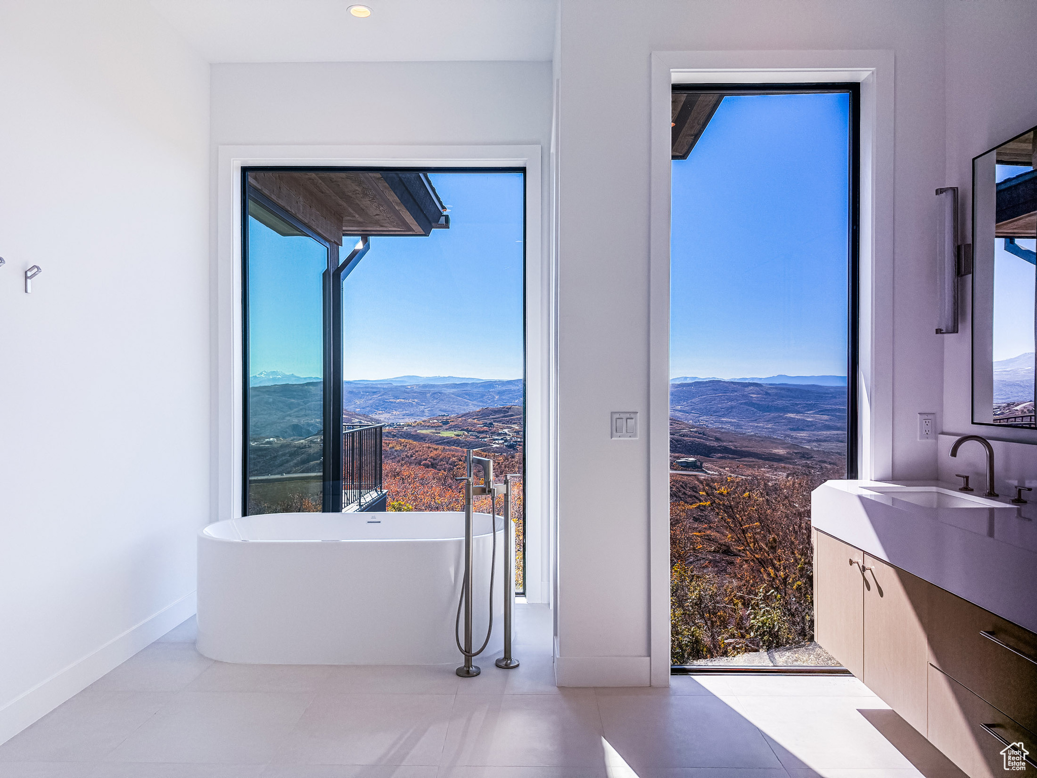 GOLDEN EAGLE - Residential