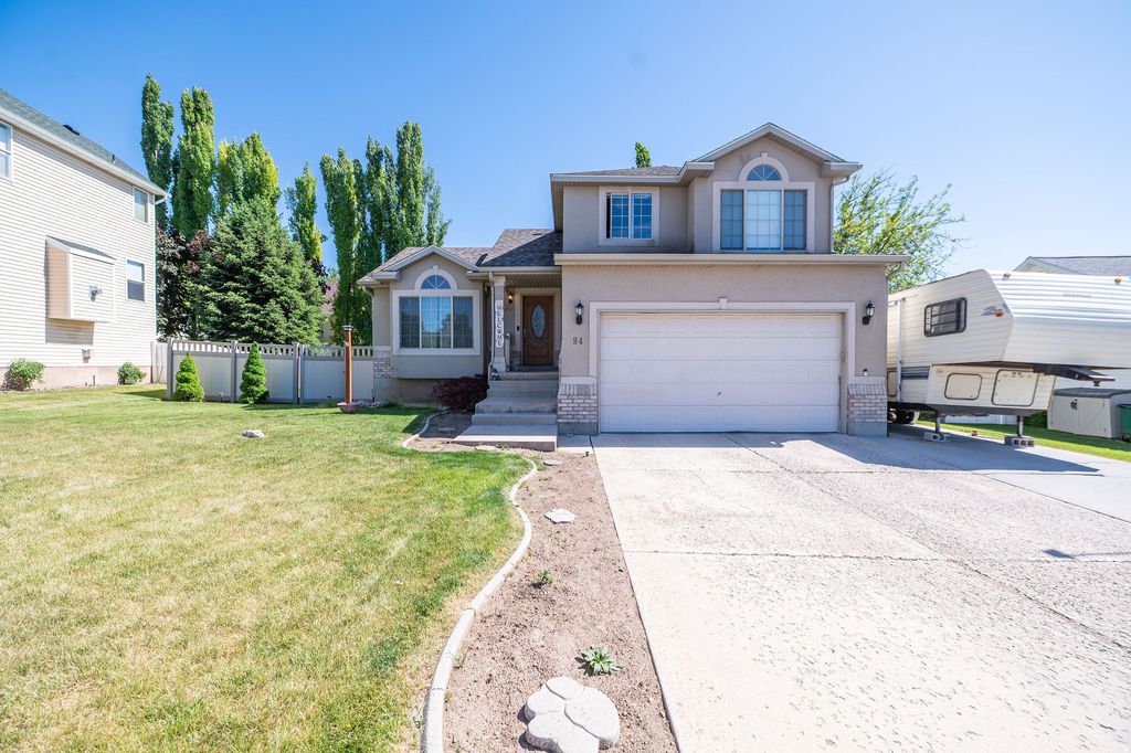 Photo of 94 E 550 S, Kaysville, UT 84037 (MLS # 2159487)