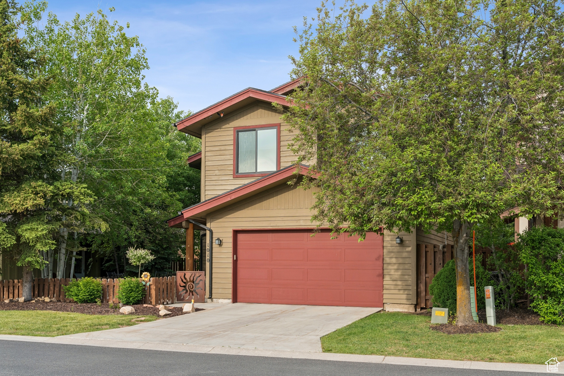 Park City, Utah 84098, United States, 3 Bedrooms Bedrooms, ,3 BathroomsBathrooms,Residential,Pending,153128