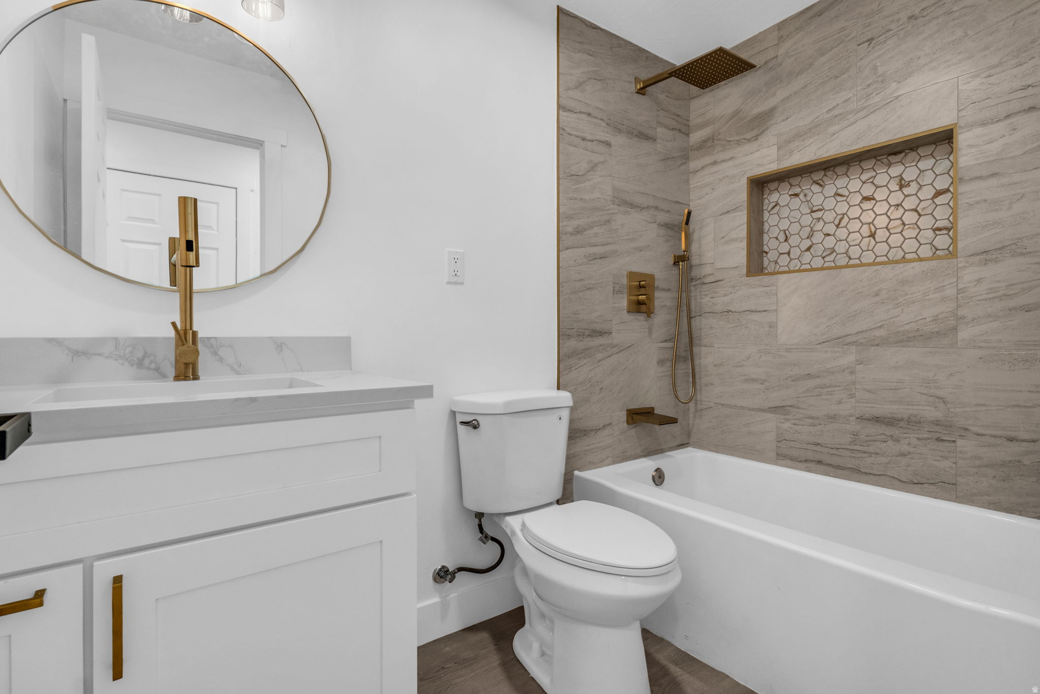 WHITE CITY - Residential