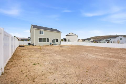 Tiny photo for 1756 E SEABISCUIT CT N, Eagle Mountain, UT 84005 (MLS # 2154189)