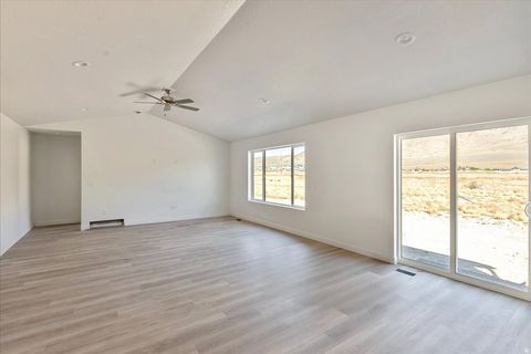 Tiny photo for 3687 N COLUMBINE WAY, Eagle Mountain, UT 84005 (MLS # 2121067)