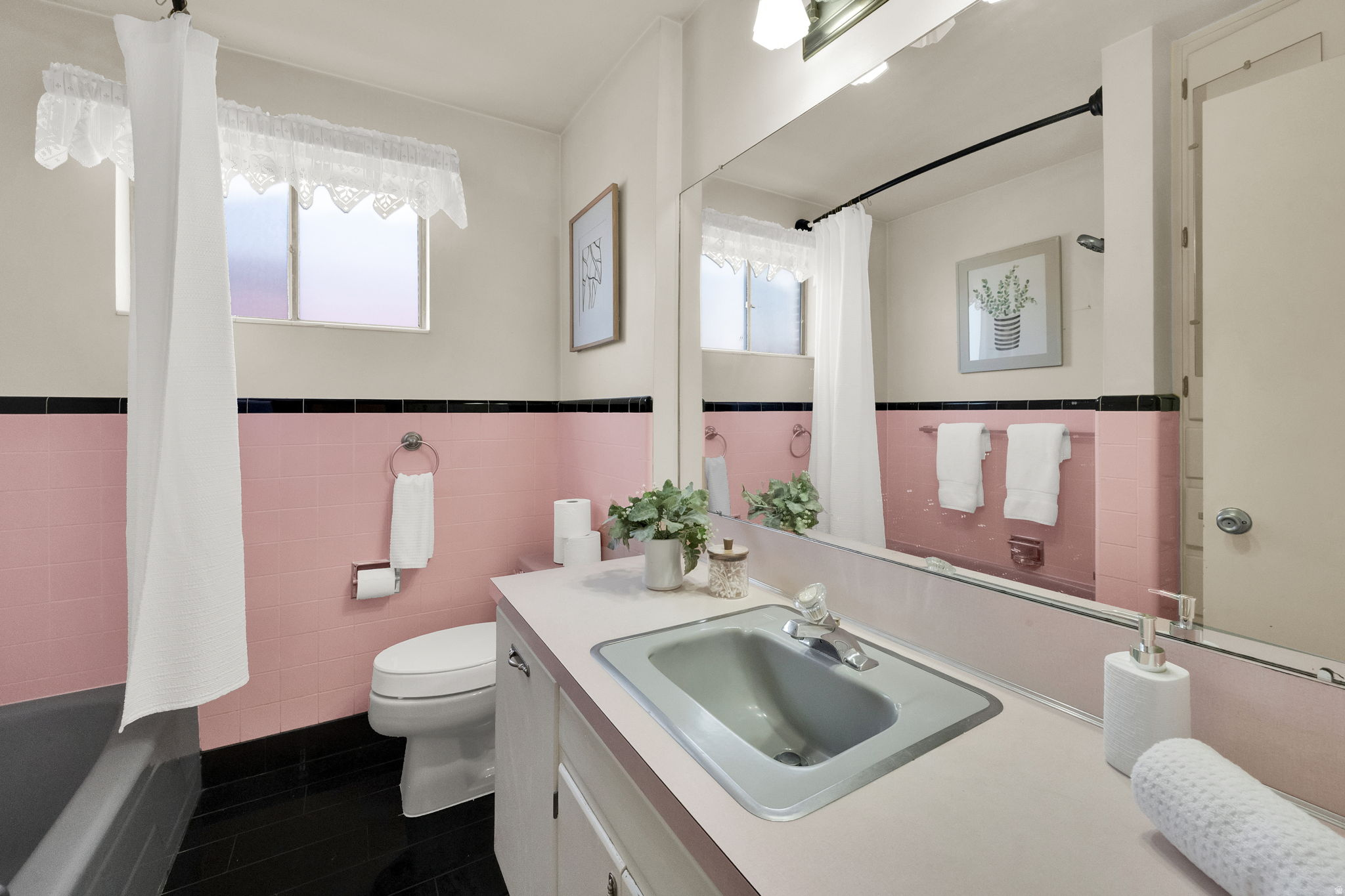 LINCOLN GARDENS - Residential