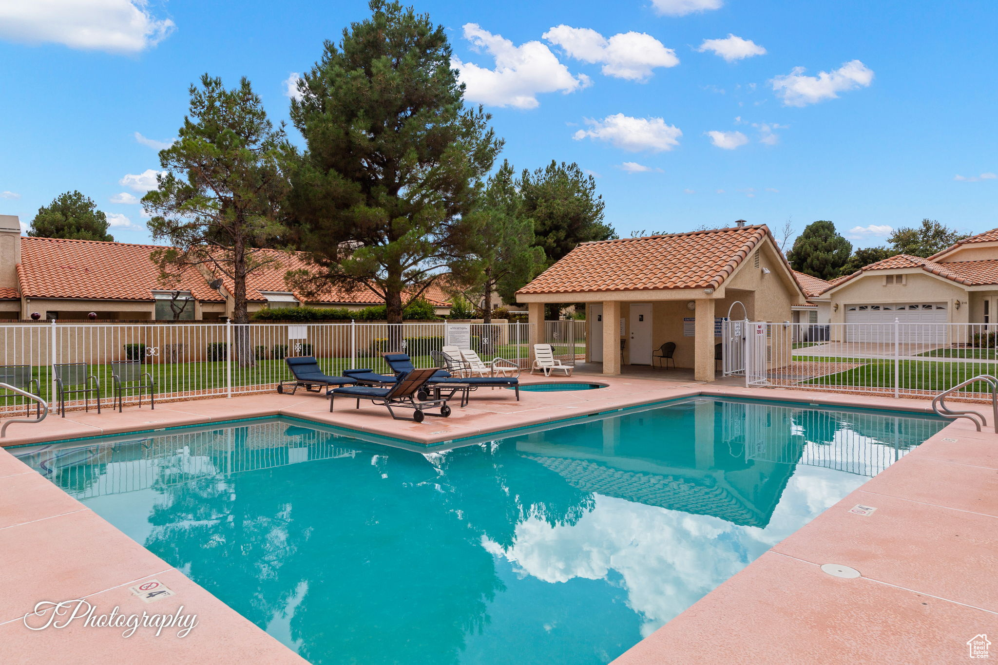 RIVERWOOD 1 CONDO - Residential