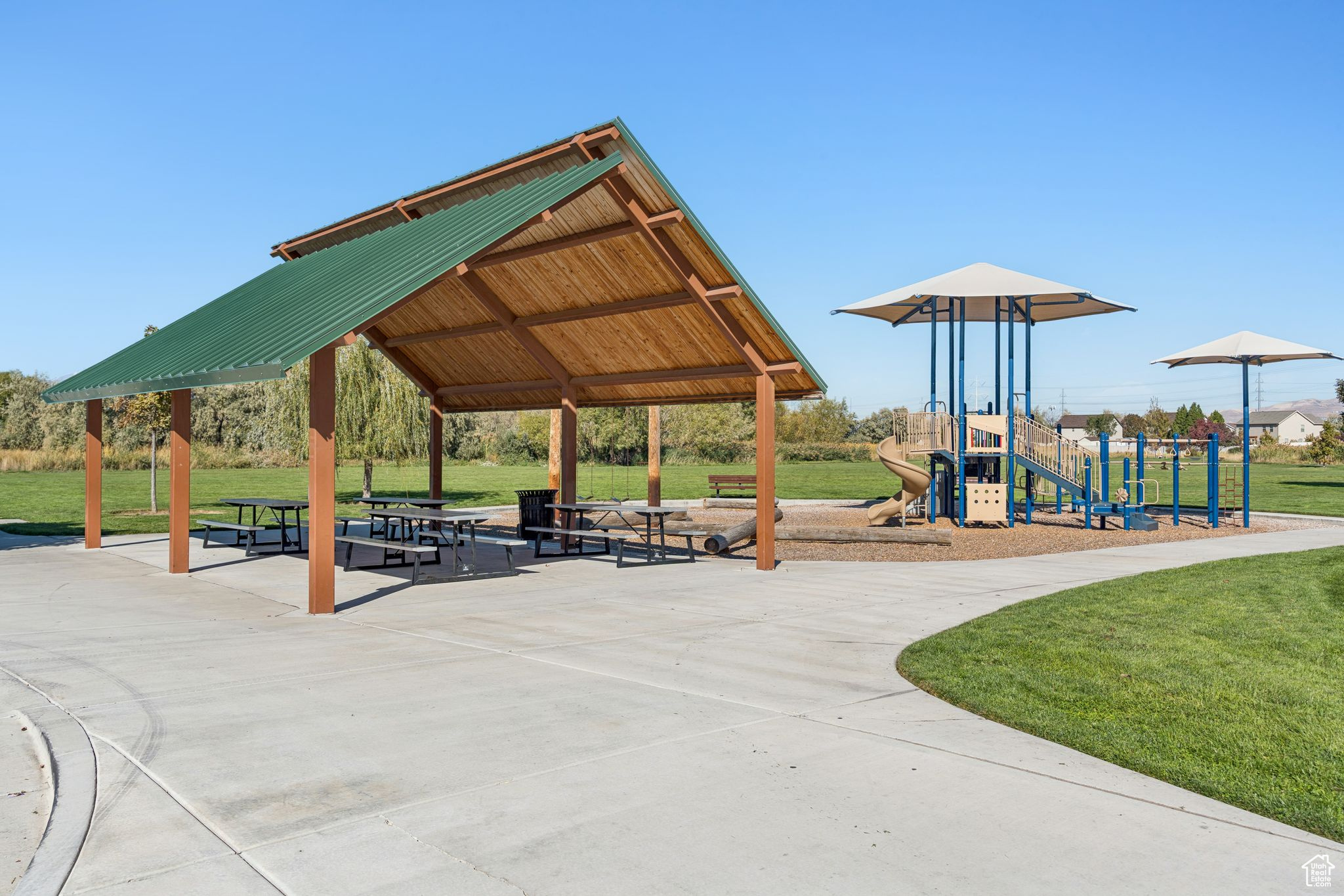 SPRING CREEK RANCH - Residential