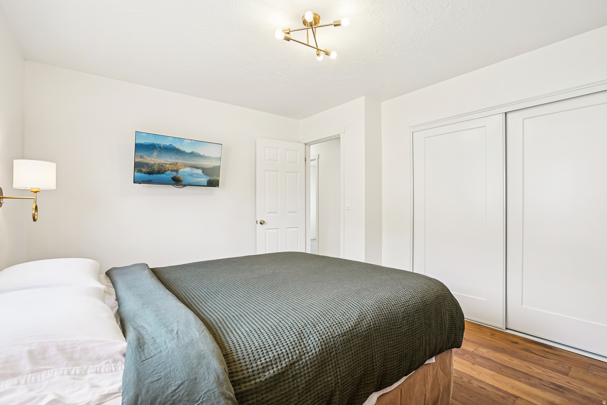 MOUNTAIN MEADOW - Residential