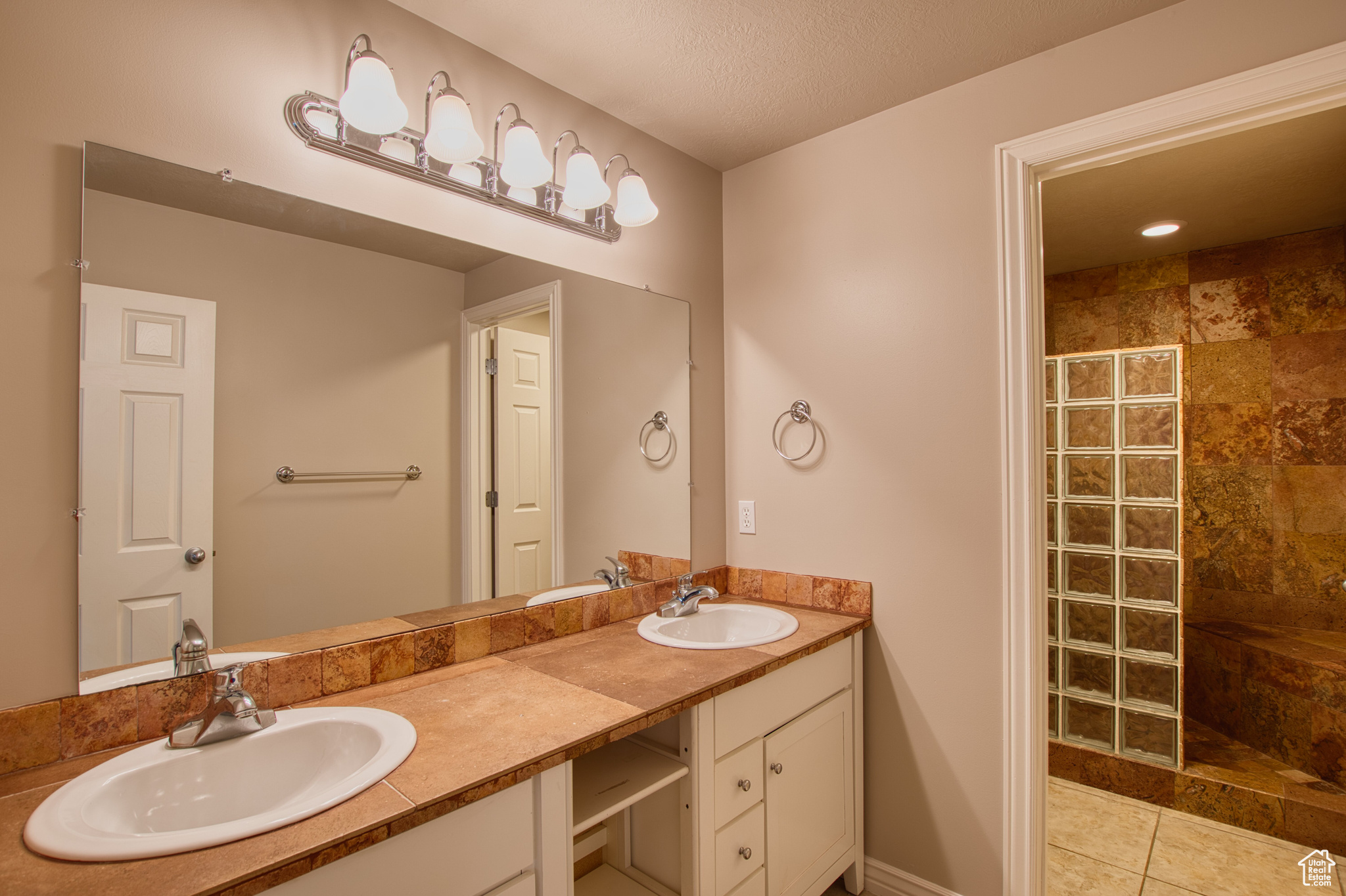 HERITAGE CROSSING - Residential
