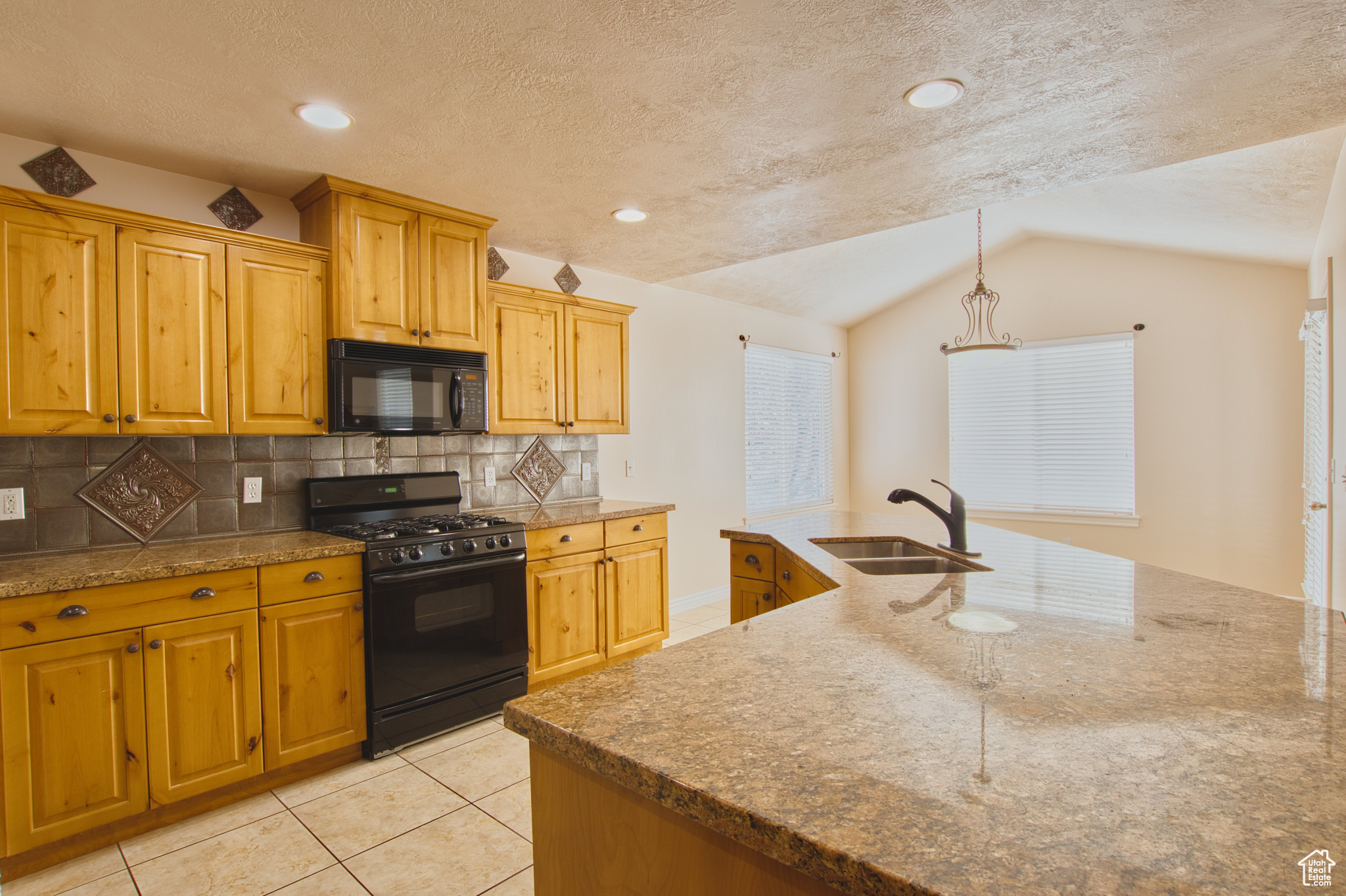 HERITAGE CROSSING - Residential