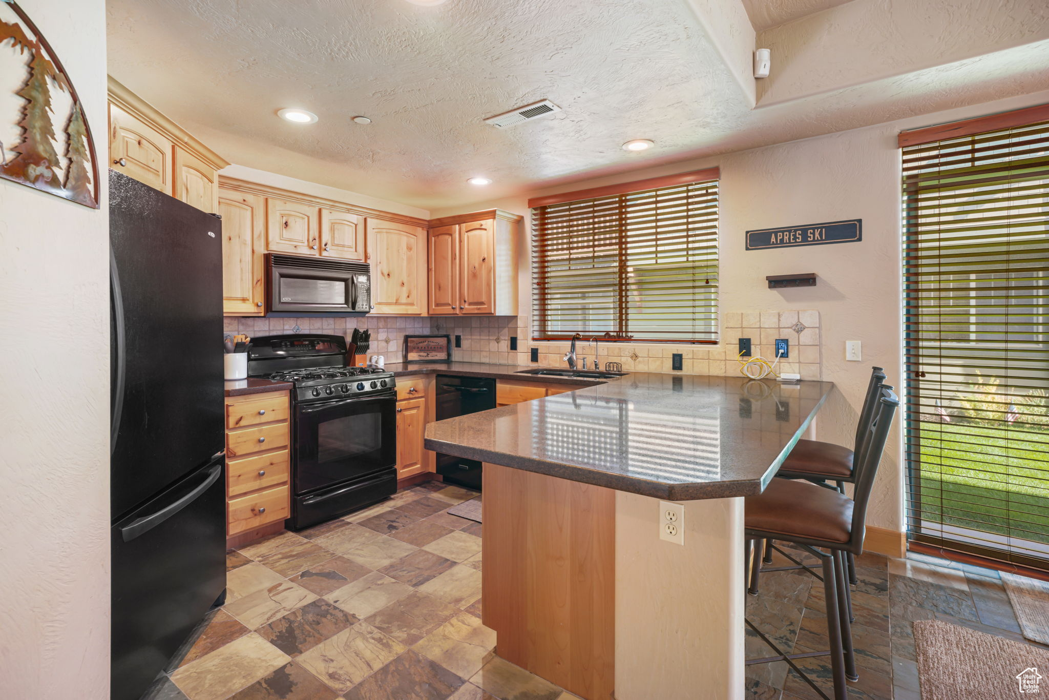 FOX POINTE@REDSTONE - Residential