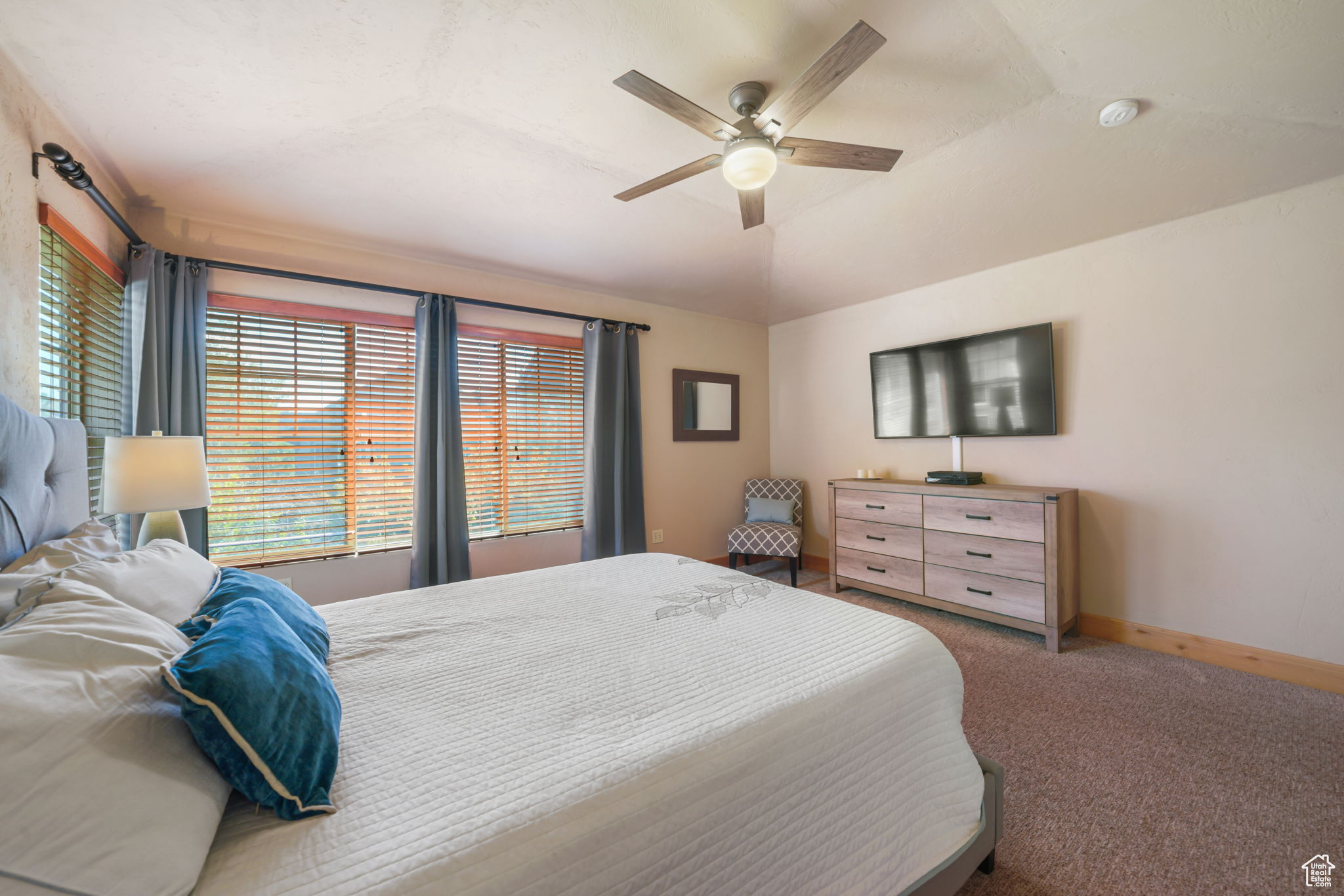FOX POINTE@REDSTONE - Residential